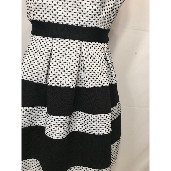 ⚡️🖤 Elle Pleated Black and White Polka Dot Dress - Picture 5 of 8